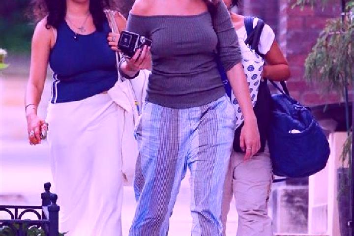 Ivy, 24 — Escort in Siuri, India