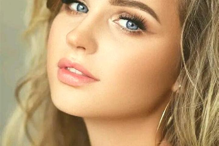 Ivy, 25, a dark blonde blue-eyed indian companion based in Tiszabo. Offering Massage, A-Level, GFE, Couples. Available for incall and outcall, overnight book...
