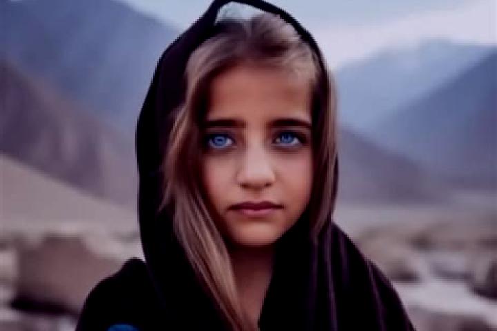 Ivy, 25, a dark blonde dark-eyed middle eastern companion based in Shebutyntsi. Offering OWO, Deep French Kissing, 69, Roleplay, Erotic Massage. Available fo...