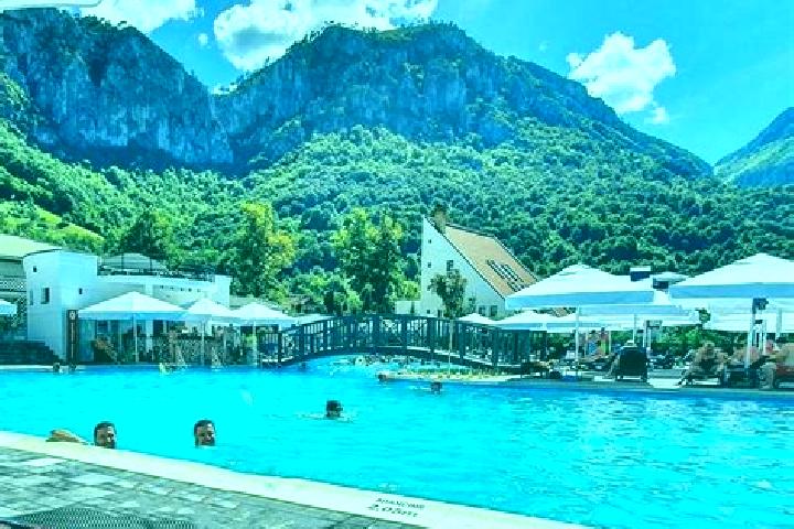 Ivy, 25 — Escort in Baia de Arama, Romania
