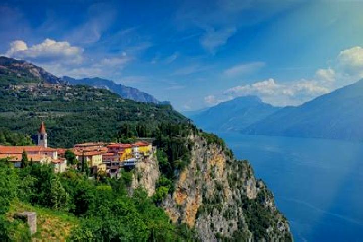 Ivy, 25 — Escort in Gargnano, Italy