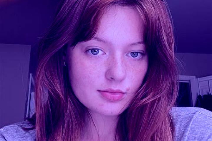 Ivy, 26, a red grey-eyed mixed companion based in Cervinara. Offering Striptease, Domination, Erotic Massage. Available for incall and outcall, overnight boo...