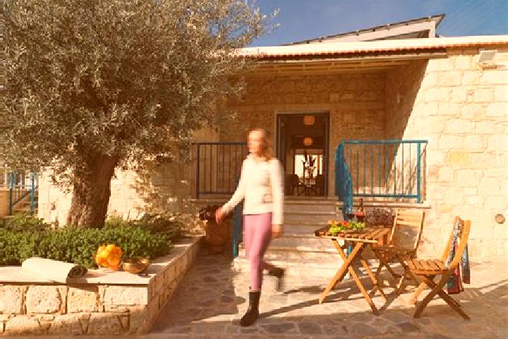 Ivy, 26 — Escort in Peristerona, Cyprus