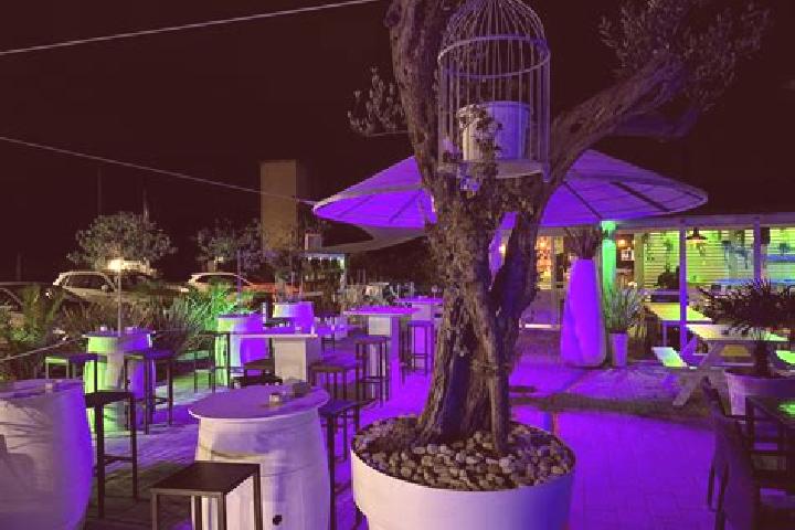 Ivy, 26 — Escort in Tonadico, Italy
