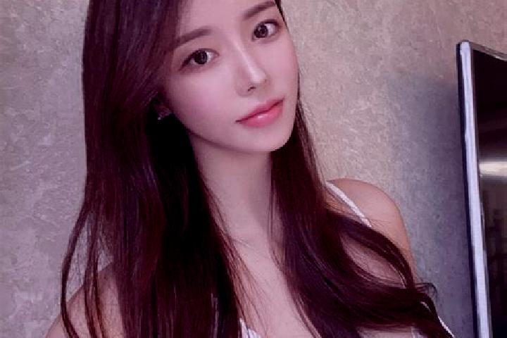 Ivy, 26 — Escort in Xinkaihe, China