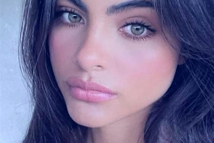 Ivy, 27, a auburn amber-eyed indian companion based in Ad Dabbah. Offering OWO, Overnight, 69, Domination. Available for incall and outcall, overnight bookin...