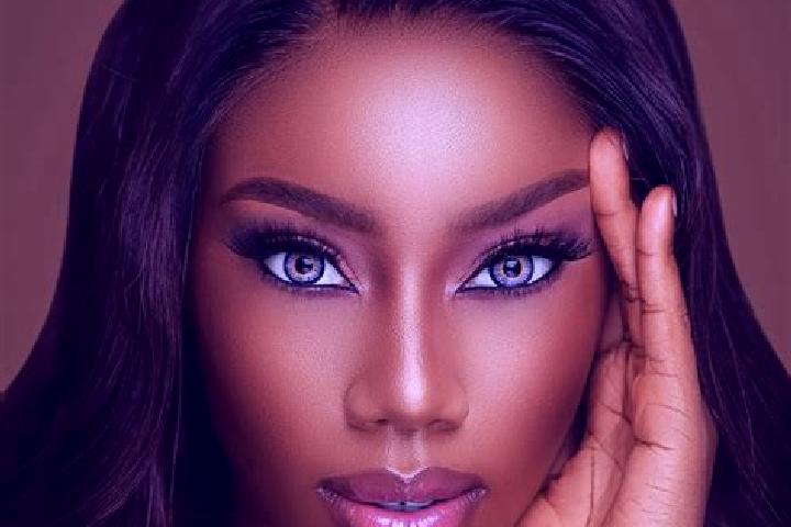Ivy, 27, a auburn blue-eyed ebony companion based in Wenwusha. Offering CIM, OWO, Deep French Kissing, Overnight. Available for incall and outcall, day and e...