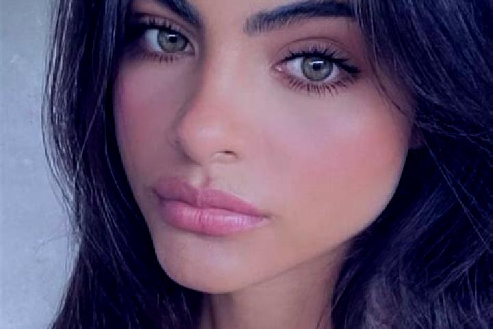 Ivy, 27, a black grey-eyed indian companion based in Cremenes. Offering Tantra, Couples, Roleplay, 69. Available for incall and outcall, day and evening dates.