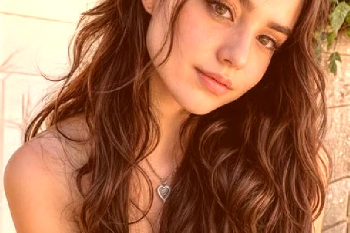 Ivy, 27, a black hazel-eyed middle eastern companion based in Almdorf. Offering Couples, Fetish, A-Level. Available for incall and outcall, day and evening d...