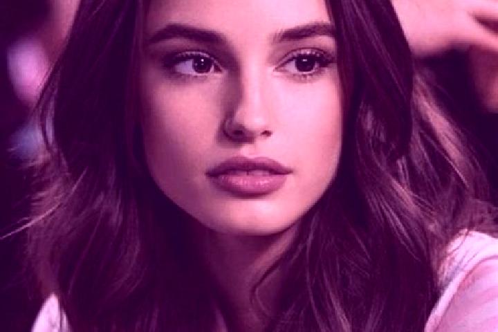 Ivy, 27, a brunette brown-eyed slavic companion based in Hit. Offering Party Girl, Couples, Overnight, Dinner Date. Available for incall and outcall, day and...