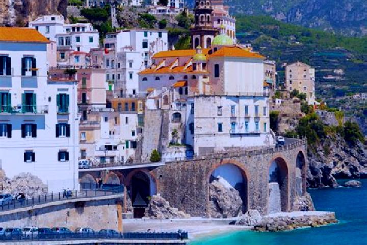 Ivy, 27 — Escort in Brozolo, Italy