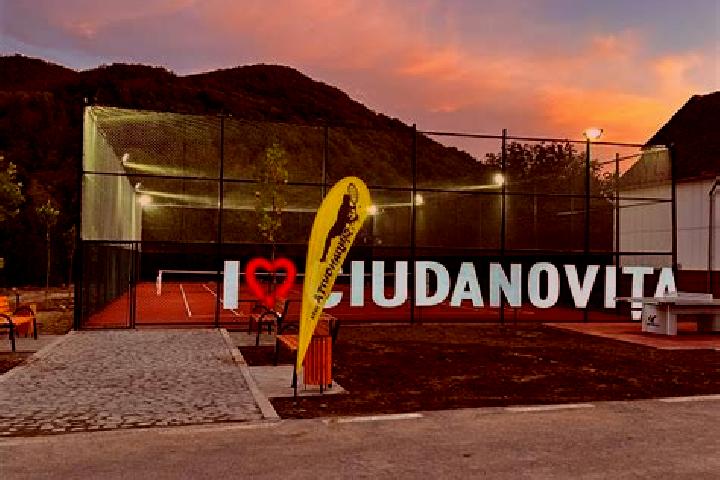 Ivy, 27 — Escort in Ciudanovita, Romania
