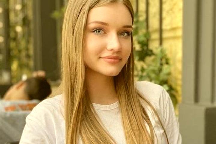 Ivy, 27 — Escort in Cosmina de Jos, Romania