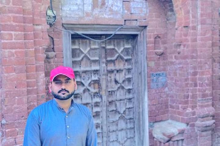 Ivy, 27 — Escort in Garh Maharaja, Pakistan