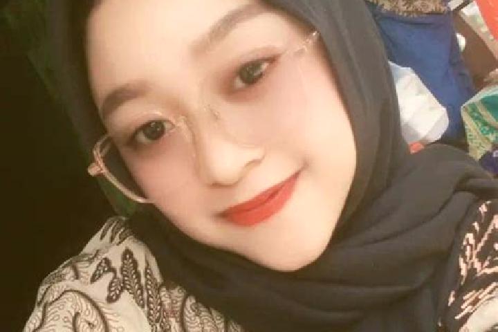 Ivy, 27 — Escort in Sambong, Indonesia