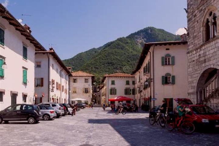 Ivy, 27 — Escort in Venzone, Italy