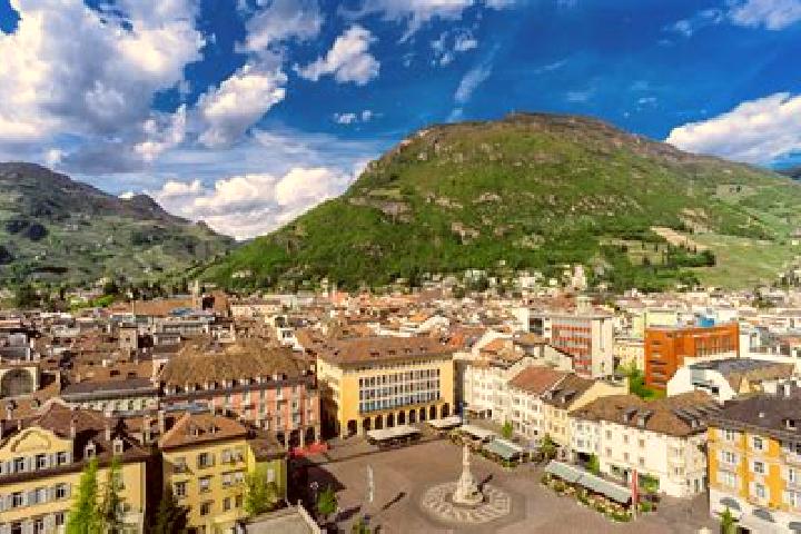 Ivy, 28 — Escort in Bolzano Novarese, Italy