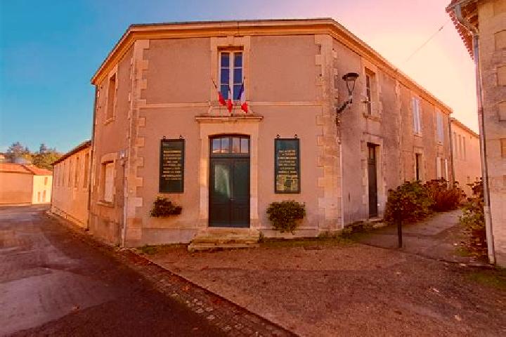 Ivy, 29 — Escort in Mouilleron-en-Pareds, France