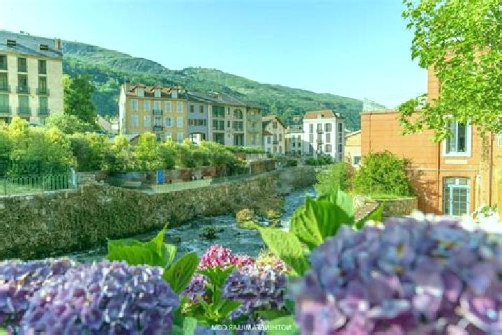 Ivy, 30 — Escort in Salins-les-Thermes, France