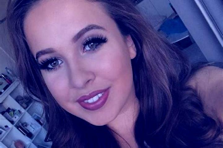 Ivy, 31, a auburn dark-eyed european companion based in Luz-Saint-Sauveur. Offering Striptease, Travel Companion, Girlfriend Experience, Couples. Available f...