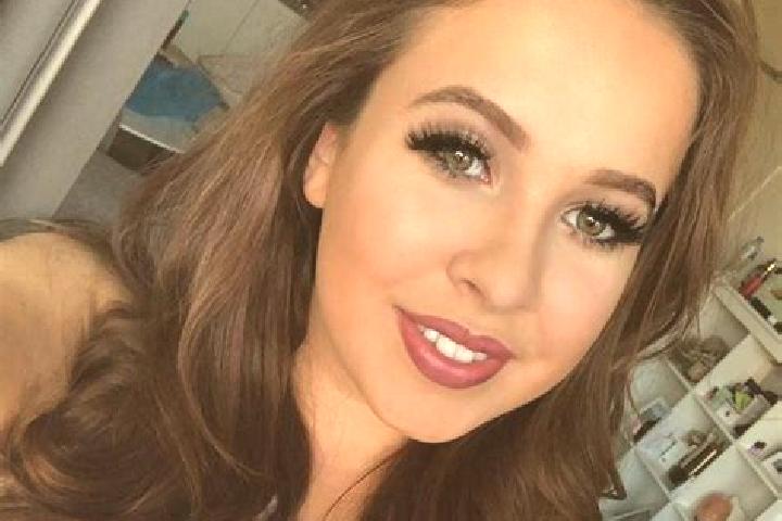 Ivy, 31, a auburn dark-eyed mediterranean companion based in Ligao. Offering A-Level, 69, Prostate Massage, GFE. Available for incall and outcall, day and ev...