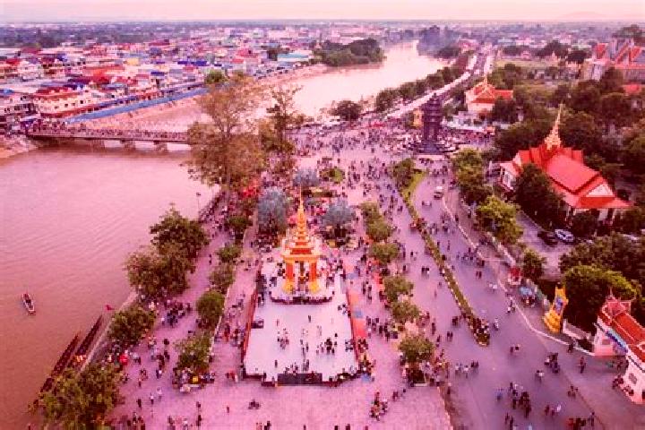 Ivy, 31, a red amber-eyed european companion based in Kampong Speu. Offering Travel Companion, OWO, Dinner Date. Available for incall and outcall, day and ev...