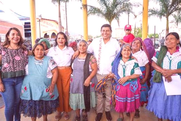 Ivy, 31 — Escort in Magdalena Teitipac, Mexico