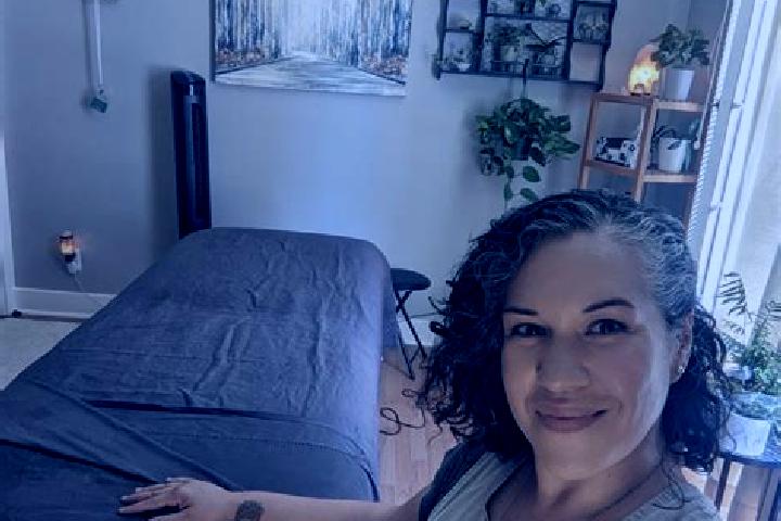 Ivy, 32, a black grey-eyed caucasian companion based in Heurne. Offering Erotic Massage, OWO, Tantra. Available for incall and outcall, day and evening dates.