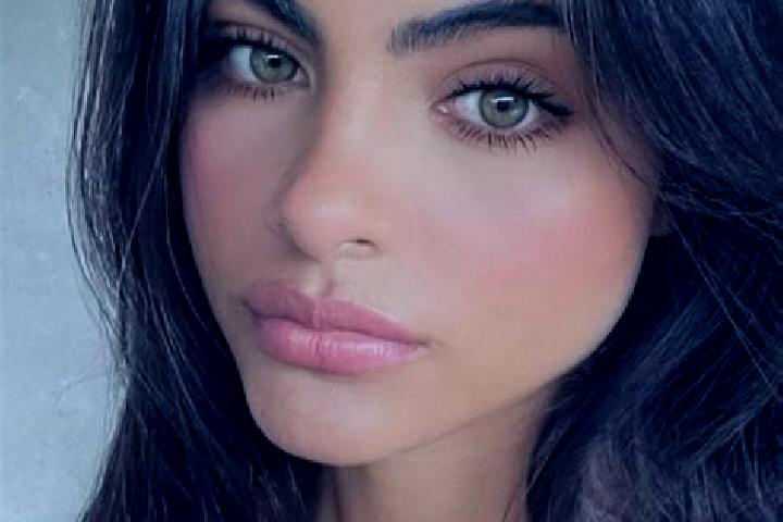 Ivy, 32, a brunette green-eyed middle eastern companion based in Etais-la-Sauvin. Offering Massage, CIM, Deep French Kissing, Erotic Massage. Available for i...
