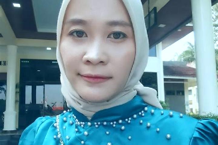 Ivy, 32 — Escort in Kincir Wetan, Indonesia