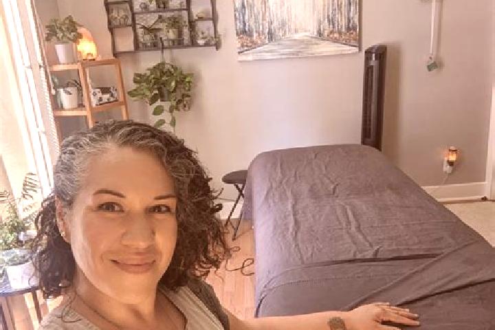 Ivy, 33, a black grey-eyed european companion based in Shawnee Slopes. Offering A-Level, BDSM, Travel Companion. Available for incall and outcall, day and ev...