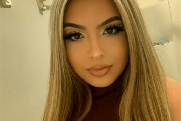 Ivy, 33, a blonde brown-eyed latina companion based in Lollar. Offering Couples, Erotic Massage, Roleplay. Available for incall and outcall, day and evening ...