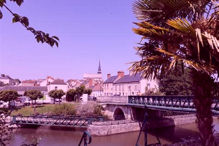 Ivy, 33 — Escort in Ouzouer-sur-Loire, France