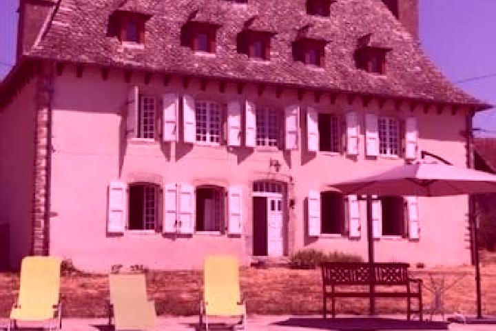 Ivy, 33 — Escort in Roannes-Saint-Mary, France