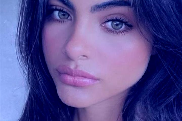 Ivy, 34, a brunette dark-eyed indian companion based in Sindacale. Offering CIM, Roleplay, Massage, Tantra. Available for incall and outcall, day and evening...