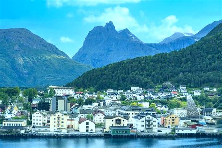 Ivy, 34 — Escort in Andalsnes, Norway