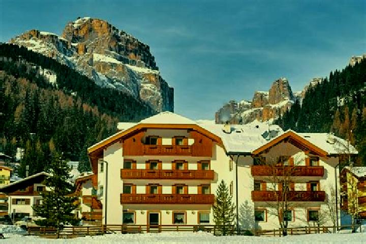 Ivy, 34 — Escort in Canazei, Italy