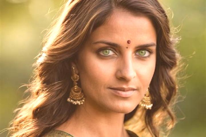 Ivy, 35, a chestnut green-eyed indian companion based in Sarahs. Offering Travel Companion, Tantra, Couples. Available for incall and outcall, overnight book...