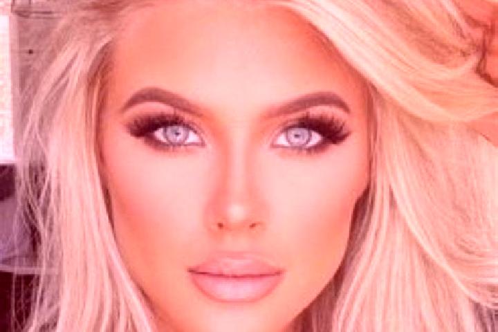 Ivy, 35, a platinum blonde amber-eyed latina companion based in Besana Ancha. Offering Fetish, Couples, Girlfriend Experience, Dinner Date. Available for inc...