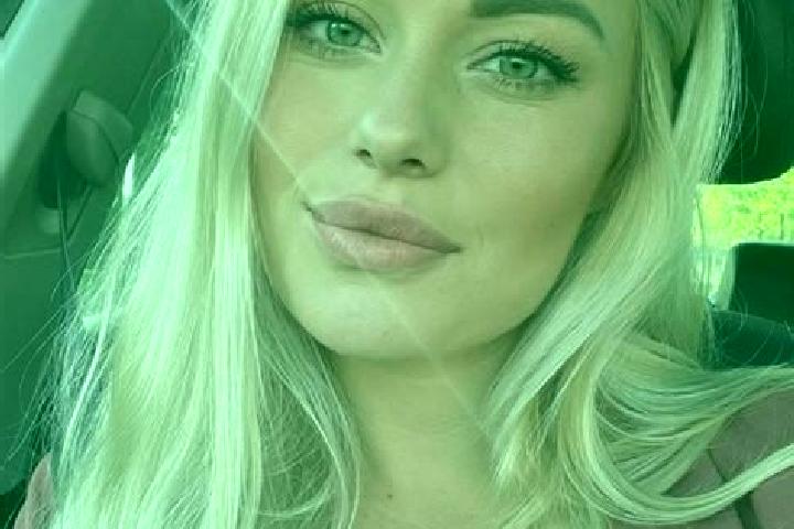 Ivy, 36, a blonde hazel-eyed mediterranean companion based in Papiu Ilarian. Offering Couples, Massage, Fetish, OWO. Available for incall and outcall, overni...