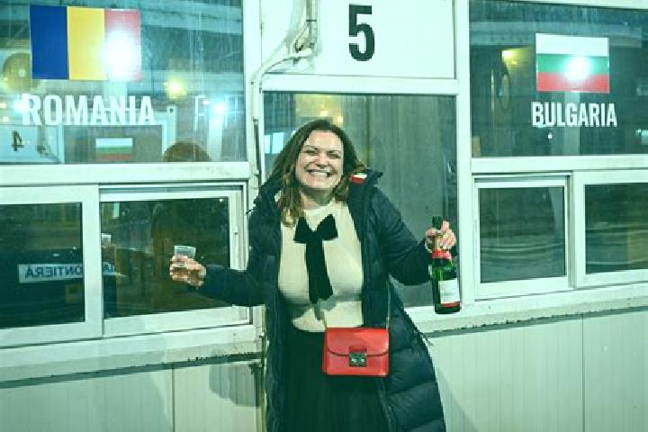 Ivy, 36 — Escort in Bradeni, Romania