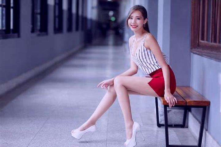Ivy, 37, a blonde grey-eyed asian companion based in Ons-en-Bray. Offering BDSM, Travel Companion, Party Girl, 69, Domination. Available for incall and outca...