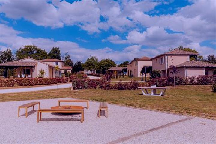 Ivy, 37 — Escort in Les Forges, France
