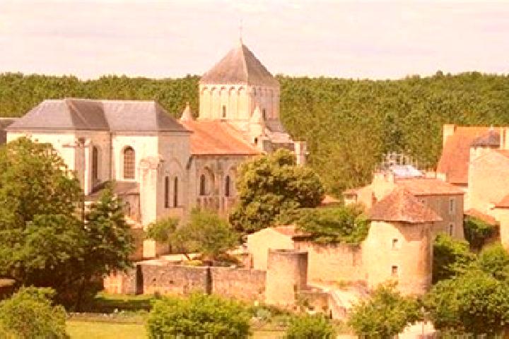 Ivy, 37 — Escort in Nouaille-Maupertuis, France