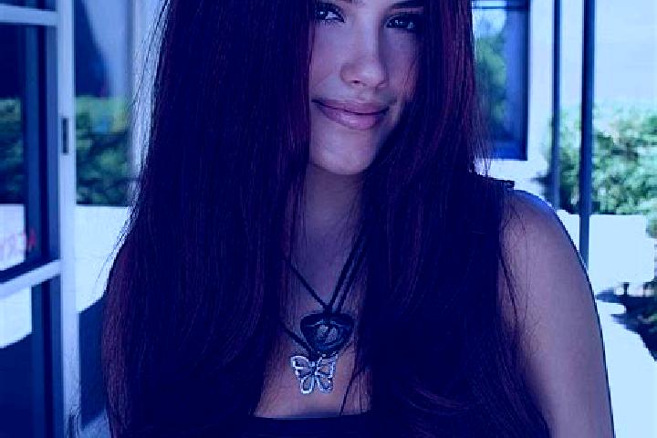 Ivy, 38, a auburn dark-eyed caucasian companion based in Eberbach. Offering OWO, Massage, Fetish. Available for incall and outcall, day and evening dates.