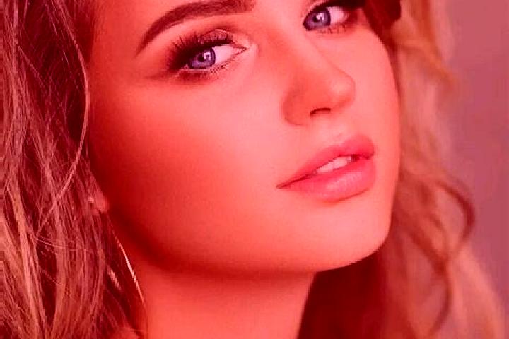 Ivy, 38, a dark blonde blue-eyed ebony companion based in Braemar Hill. Offering Erotic Massage, A-Level. Available for incall and outcall, day and evening d...