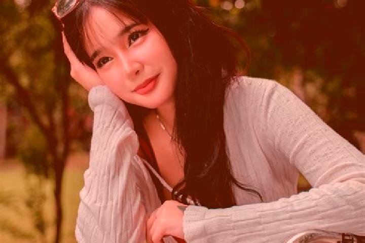 Ivy, 38 — Escort in Pangsan, Indonesia