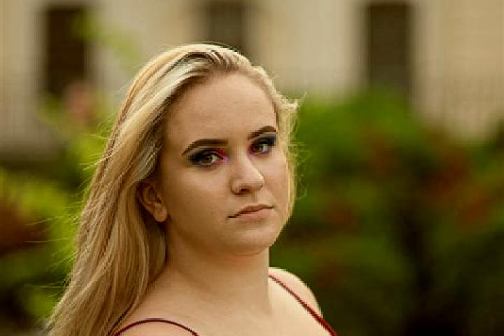 Ivy, 39, a blonde amber-eyed latina companion based in Pratdip. Offering Girlfriend Experience, CIM, A-Level, Party Girl. Available for incall and outcall, d...