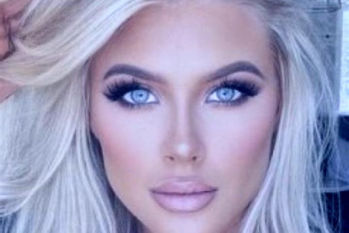 Ivy, 39, a platinum blonde blue-eyed ebony companion based in Ananas. Offering CIM, Striptease, Couples, Roleplay. Available for incall and outcall, overnigh...
