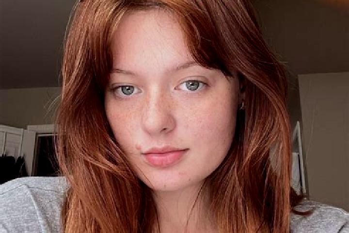 Ivy, 39, a red green-eyed caucasian companion based in Soleminis. Offering Duos, 69, Massage. Available for incall and outcall, overnight bookings available.